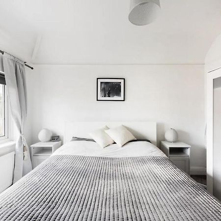 The Film Studio Appartement 5 Min To Harry Potter Watford  Bagian luar foto