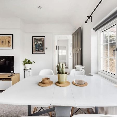 The Film Studio Appartement 5 Min To Harry Potter Watford  Bagian luar foto