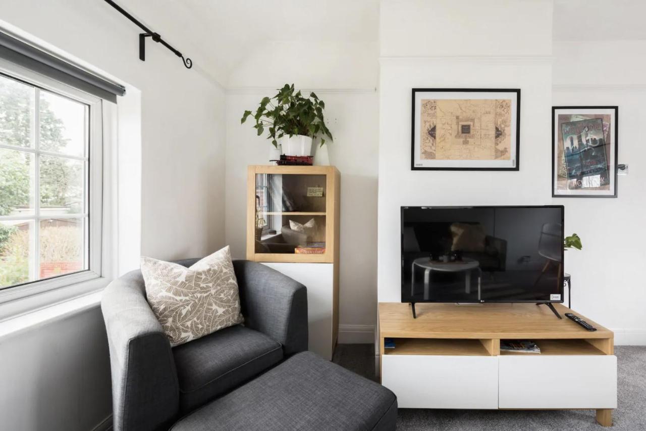 The Film Studio Appartement 5 Min To Harry Potter Watford  Bagian luar foto